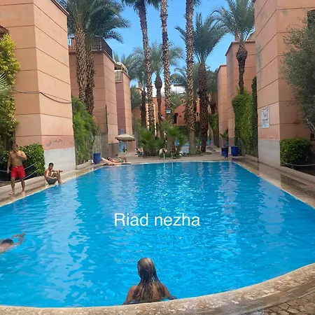 Riad Nezha Avec Jacuzzi Et Au Coeur De Marrakesh